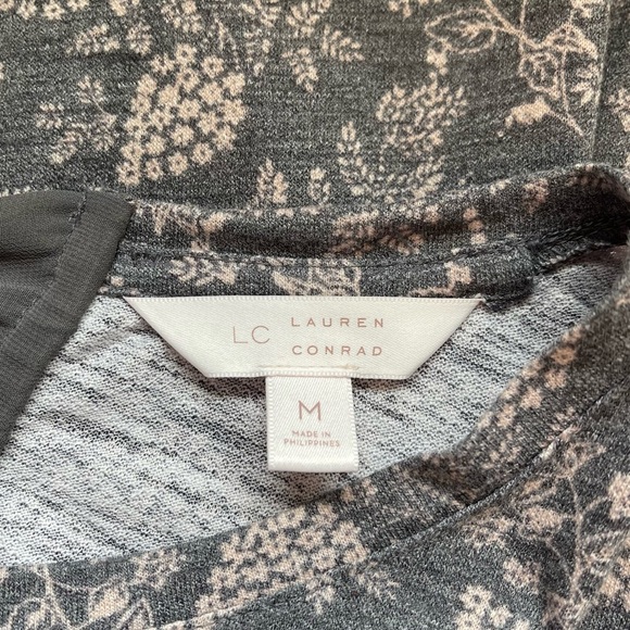 LC Lauren Conrad Gray & Pink Floral Print Lace Trim Tie Back Top Medium Women’s - Picture 11 of 13